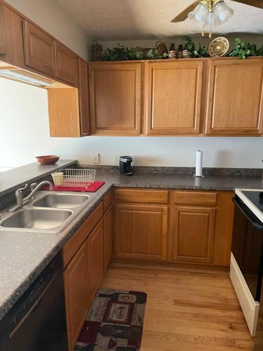 Relaxing Mountain Condo In Gatlinburg With City View ! Exterior foto